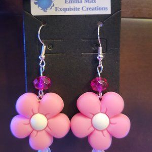 Flowers earrings. hand crafted in color pink.